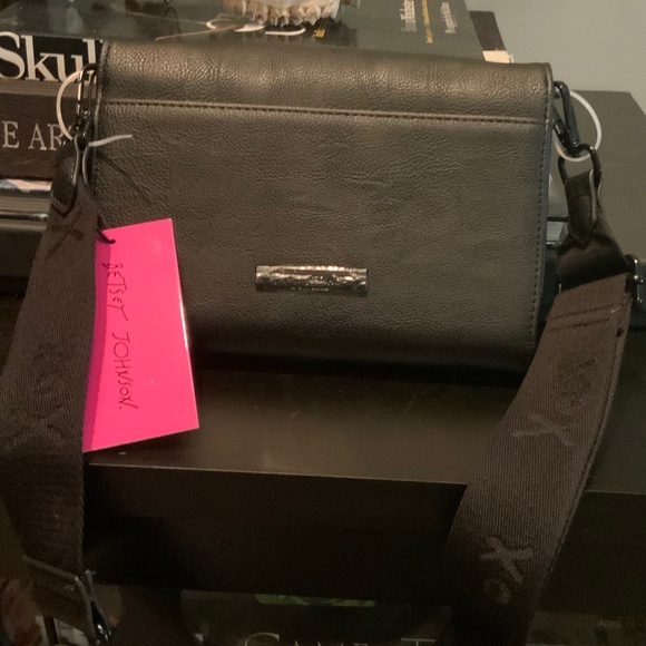 HALLOWEEN viral Betsey Johnson skull embellished purse/cross body bag - Picture 2 of 3